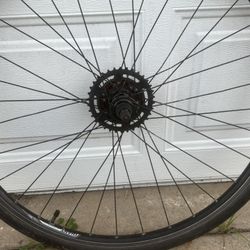 Giant Rear Bicycle Rim With 700x32c Tire 