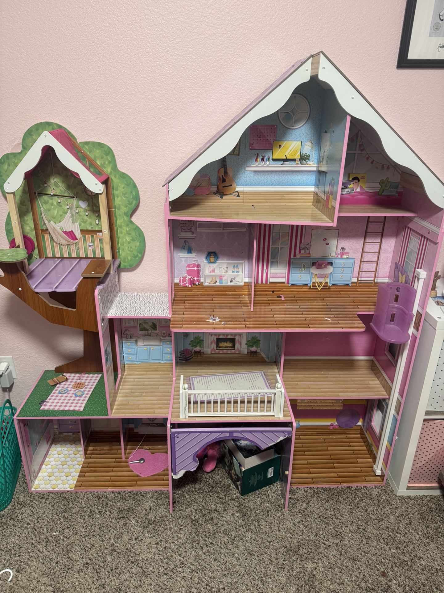 Large Doll House