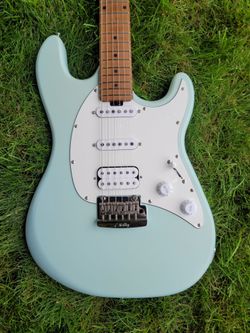 Sterling Cutlass by Music Man CT50 + Gig Bag