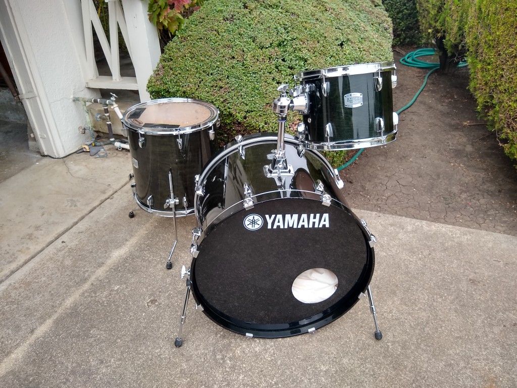 Yamaha Stage Custom Birch Drum Set