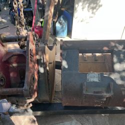 2 Buckets For Trenching/1 Quick Adaptor/motor Hoist (selling All Together)