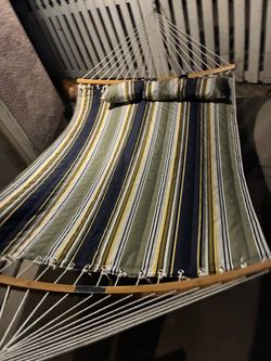 Quilted Hammock with Pillow and Spreader Bars
