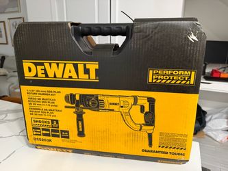DeWalt D25263K Rotary Hammer Kit