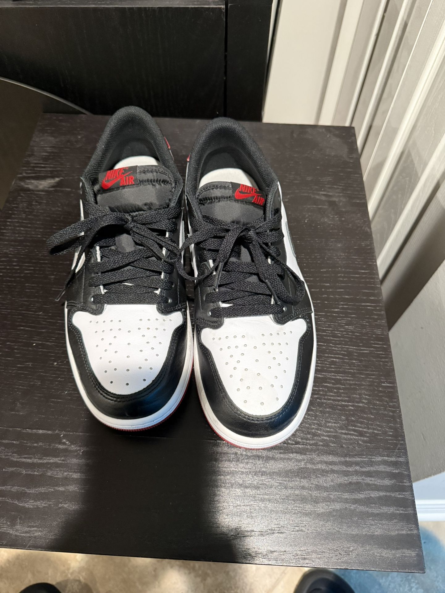 Jordan 1 Low - Black Toe