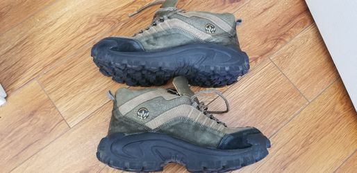 Mens shoes size 9.5