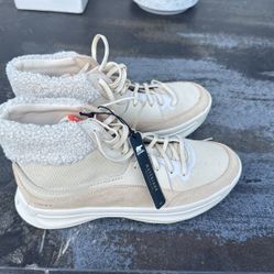Women’s cream Sorrel Waterproof Boots 