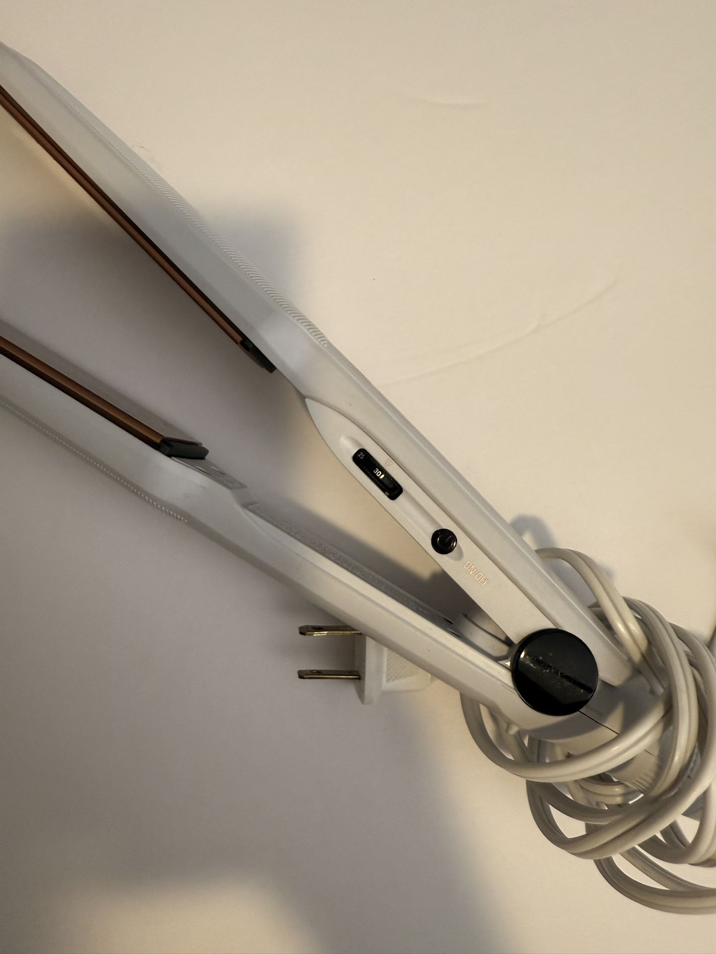 Conair Ceramic Hair Straightener – White & Rose Gold