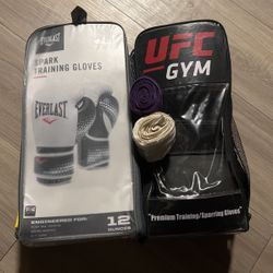 Boxing Gloves With Wraps 