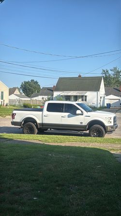 Ford F-150 King Ranch Crew Cab Pickup Truck