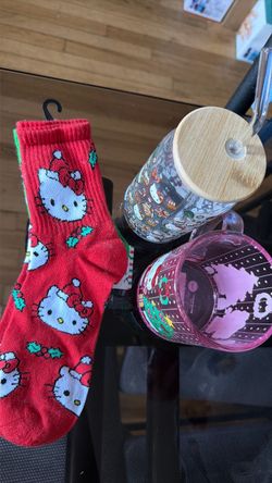 brand new hello kitty christmas bundle