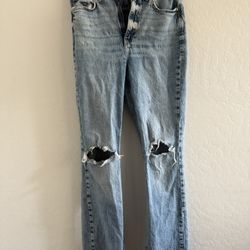 👖 Zara Light Blue Jeans Size: 4 | Color: Light Blue Wash ✨ Excellent Condition — Gently Worn! ✨