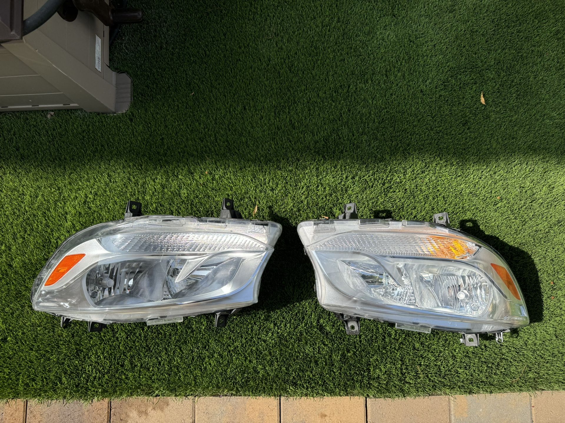 Mercedes Sprinter 2019+ Pair Of Headlights