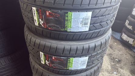 255/35/21 Atturo tires $165 each tire