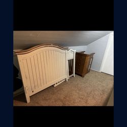 Crib To Toddler Bed With Dresser & Changing Table 