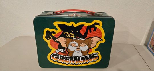 Gremlins Metal Tin Lunch Box – Gizmo & Stripe Collector Tin (The Tin Box Co.)