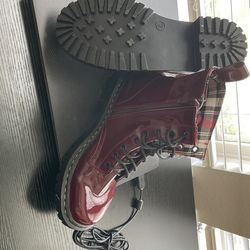 Size 8 Burgundy