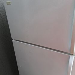 Frigidaire Refrigerator/Freezer Combo, Large