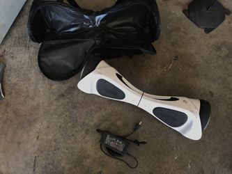 Hoverboard w/ Bluetooth Speakers and Case