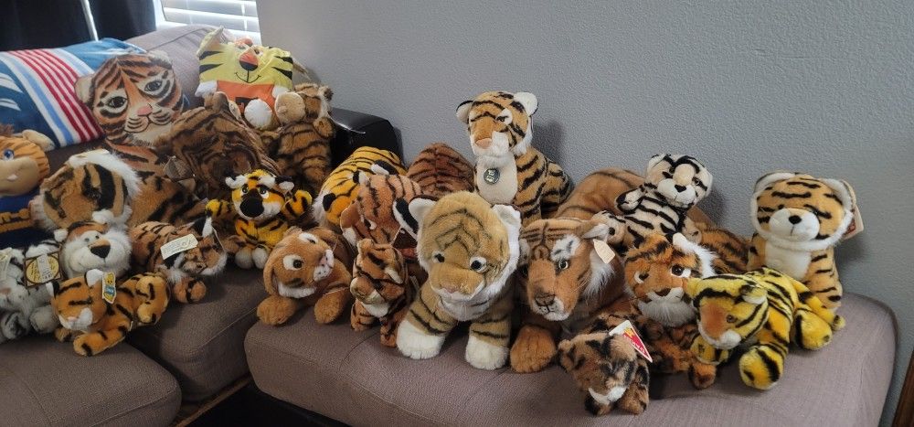 Lot Of 35 Rare And Vintage Tiger Plushies