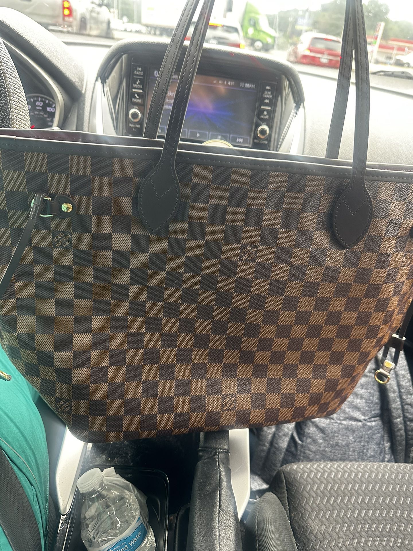 Luis Vuitton Never full Damier for Sale in Laud By Sea, FL - OfferUp