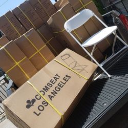 Sillas Blancas $140 La caja trae 10 sillas {contact info removed}