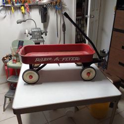 Radio flyer wagon