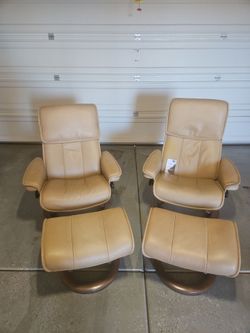 Scandinavian leather swivel/recliner