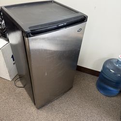 Sanyo mini fridge and freezer
