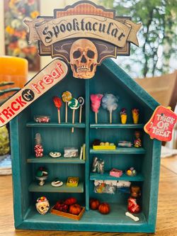 Halloween mini store