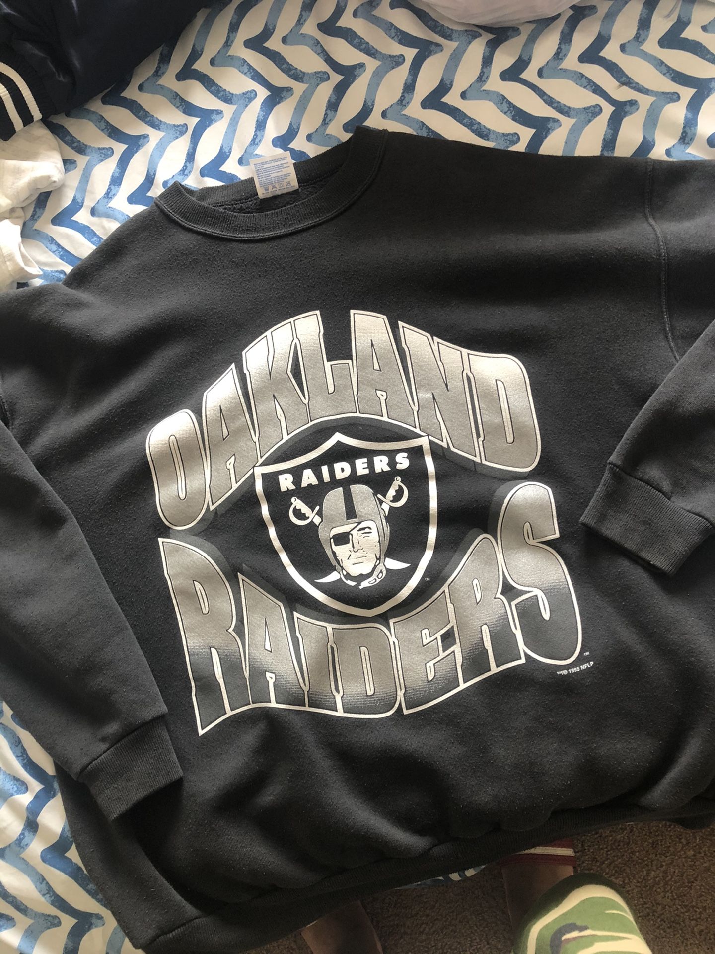 Vintage Oakland Raiders (size XXL) fits like a XL
