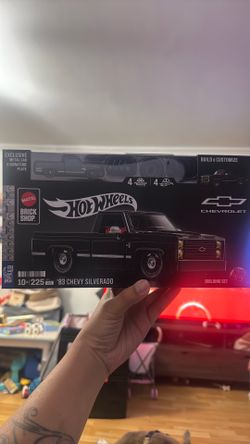 Hot Wheels Brick Shop Silverado