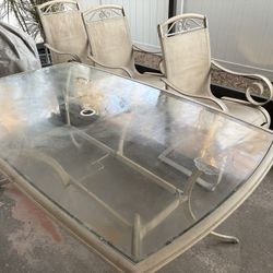 Outdoor Table & Chairs