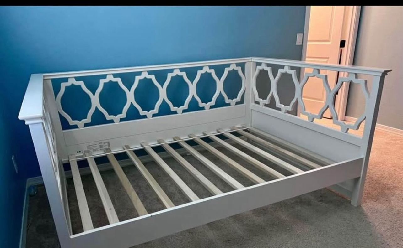 Pottery Barn Teen/ Full Size Bed And Desk.