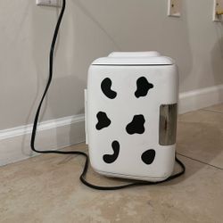 mini fridge 