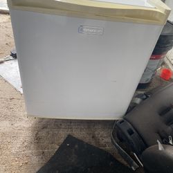 Mini Fridge 