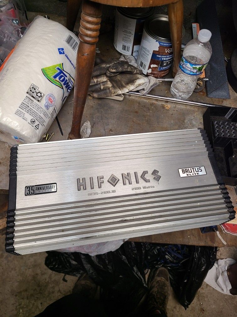 2 Amps (Does Not Turn On) As-is