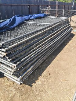 Chain link fence panels