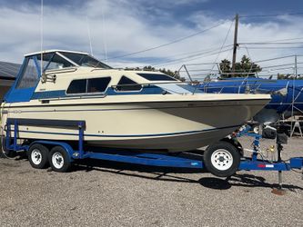 1983 Skipjack Express Cruiser 25 ft