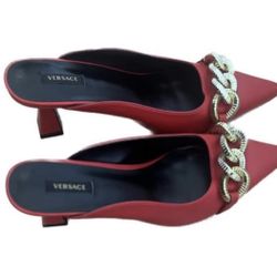 Red VS Half Shoe 