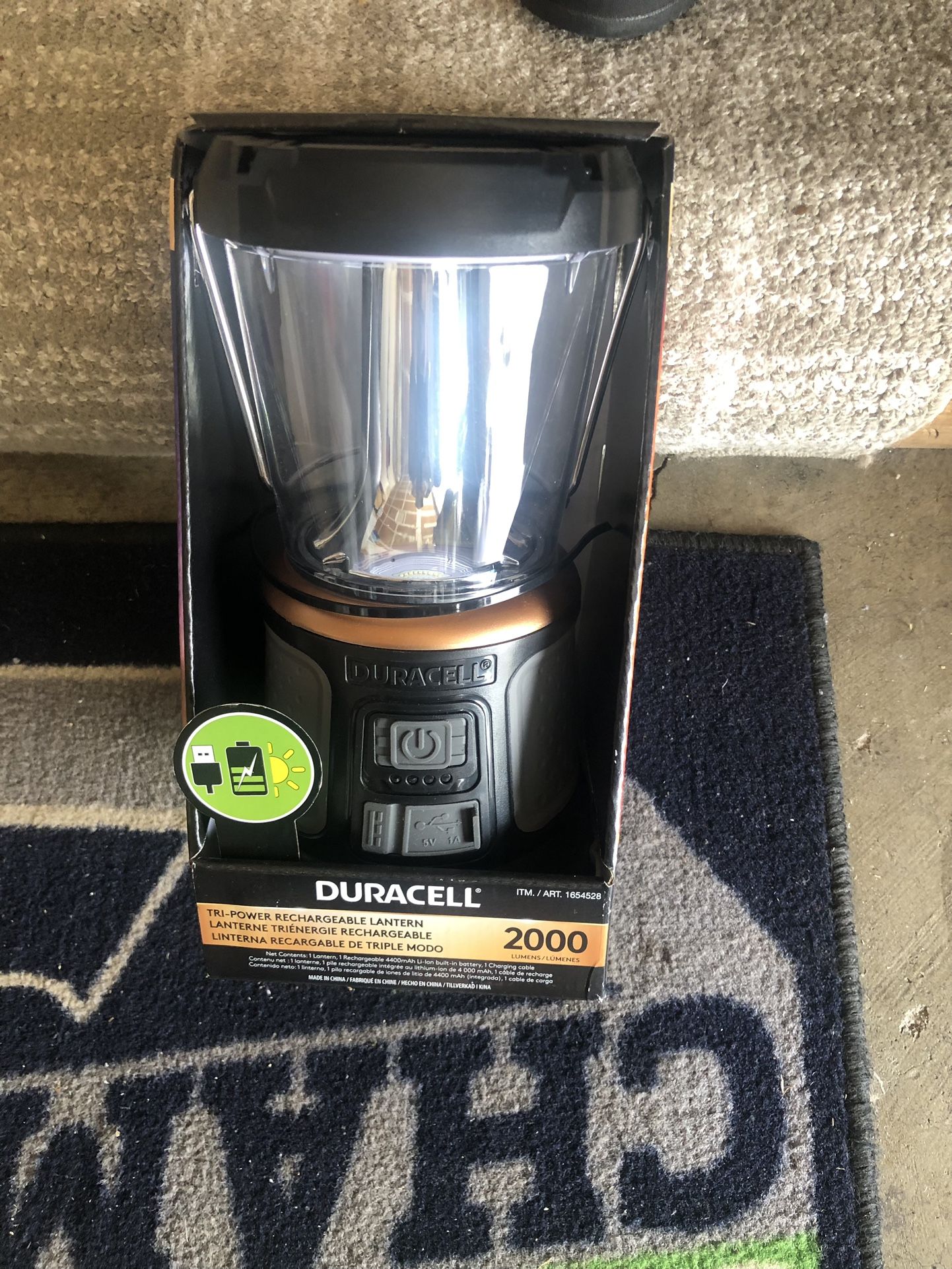 Duracell - 2000 lumens LED flashlight with 360° and 180° illumination for camping, fishing and