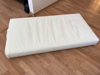 Lullaby Earth Lightweight 2-Stage Crib Mattress