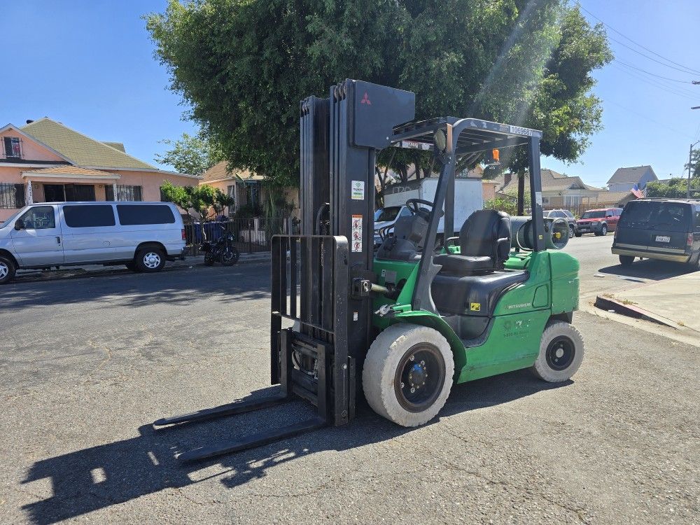 2017 Mitsubishi FG30N Forklift