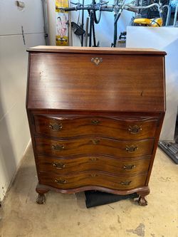 Mail desk