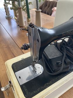 Singer Sewing Machine 