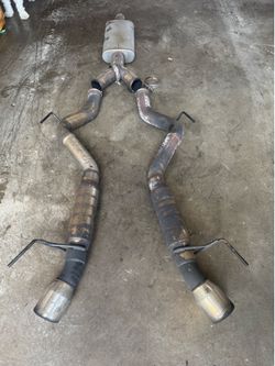 Flowmaster Outlaw Axle-Back Exhaust System for Mustang Ecoboost 2.3L