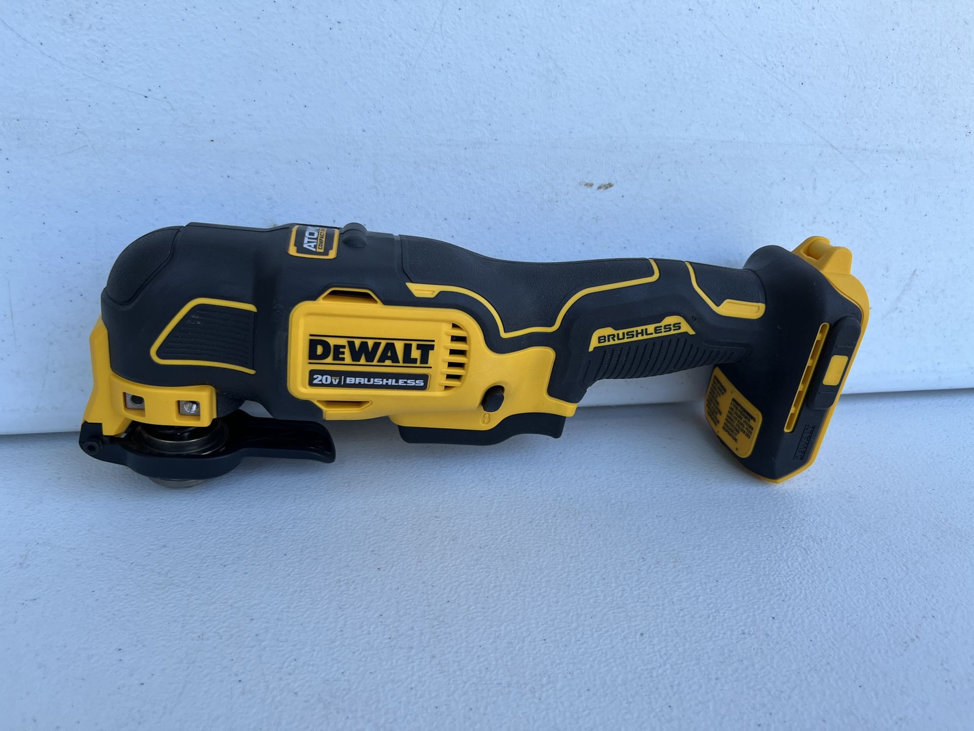 DEWALT ATOMIC 20 Volt MAX Cordless Brushless Compact Reciprocating