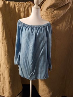 Crown & Ivy Women’s M Chambray Off Shoulder Top Tencel Blue Tie Sleeve Blouse