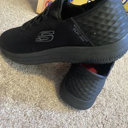 Sketchers Men’s Shoes — Hands Free 