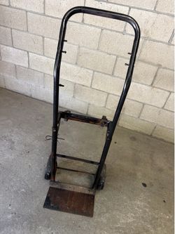 Dolly turns into cart