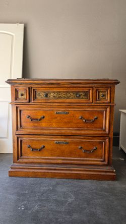 Dresser